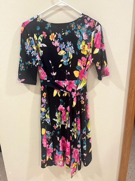 My Bump Floral V-Neck Maternity Dress - Medium - Picture 2 of 9